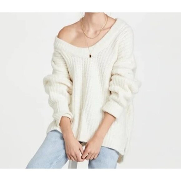 Free People Medium Blue Bell V-Neck Pullover Sweater Oversize Slouchy Ivory Cozy - Picture 2 of 14